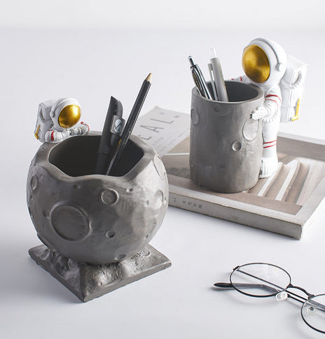 Astronaut Office Pen Holder