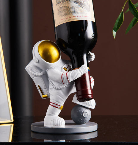 Astronaut Model Home Decoration Accessories For Living Room Hanging Wine Holder Astronaut Wine Rack Mold Wine Bottle Rack