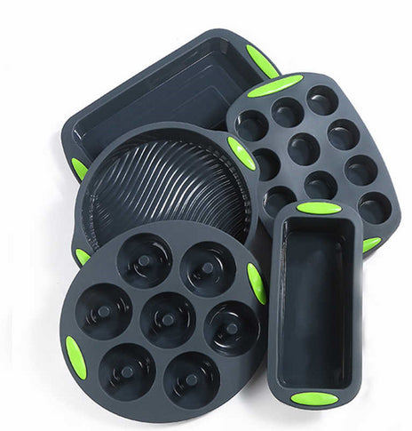 Two-color silicone baking mold